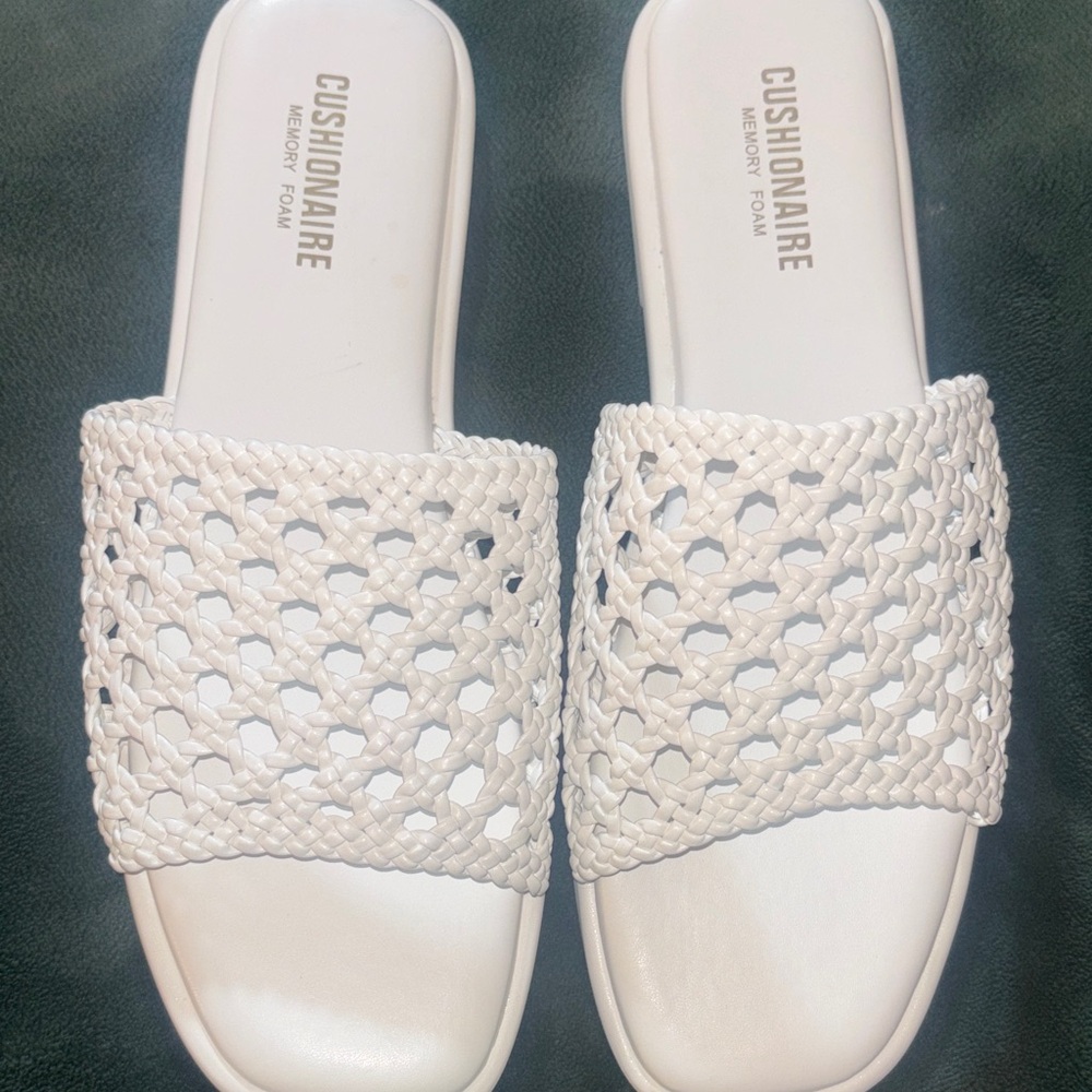 Cushionaire Temptest Sandal
